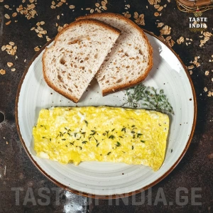 Cheese Omlet With TOAST BREAD